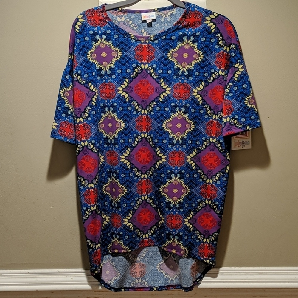 LulaRoe Shirt Irma NWT